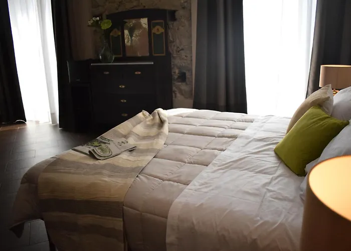 Cento Tari\' Guest House